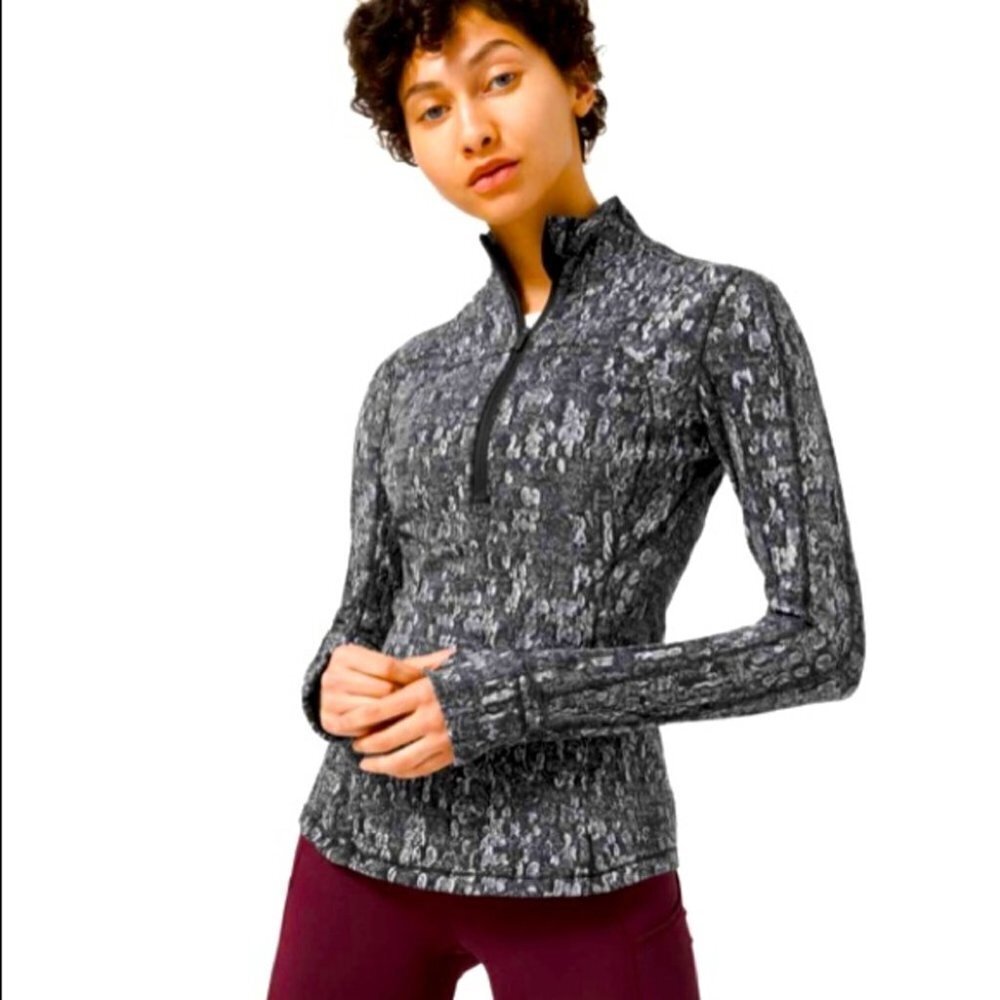 LULULEMON Sz 10 Run Briskly Half Zip Jacquard Pattern Thumbholes Top